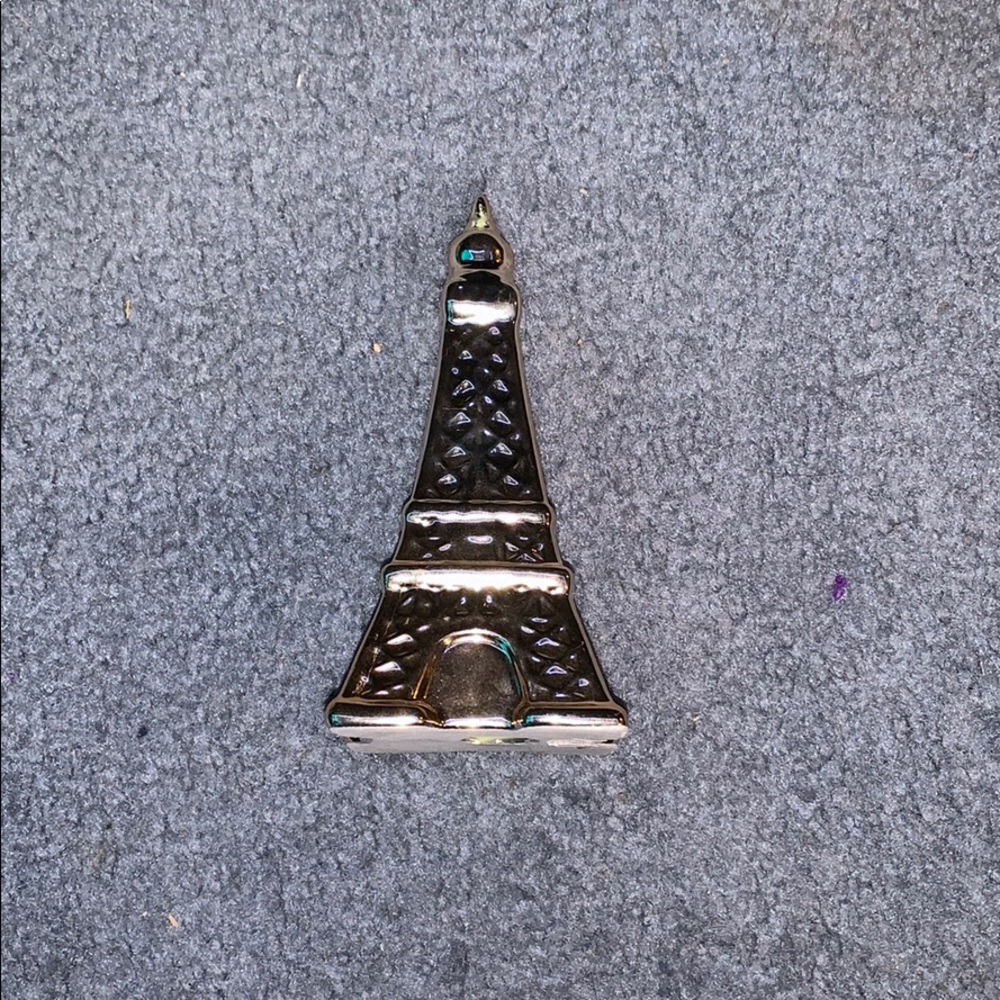 Eiffel tower stand